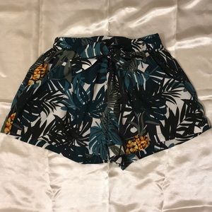 Elastic waist loose summer shorts